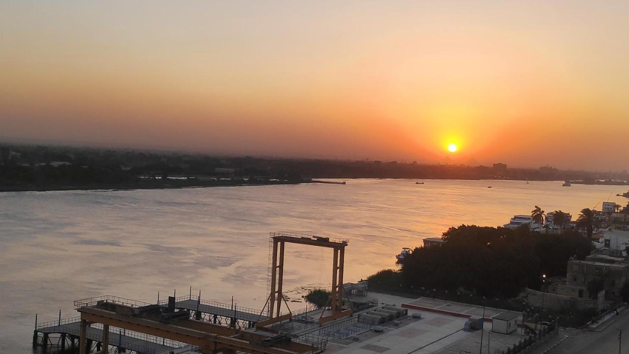 Nile Pyramidal View Apartment Кайро Екстериор снимка